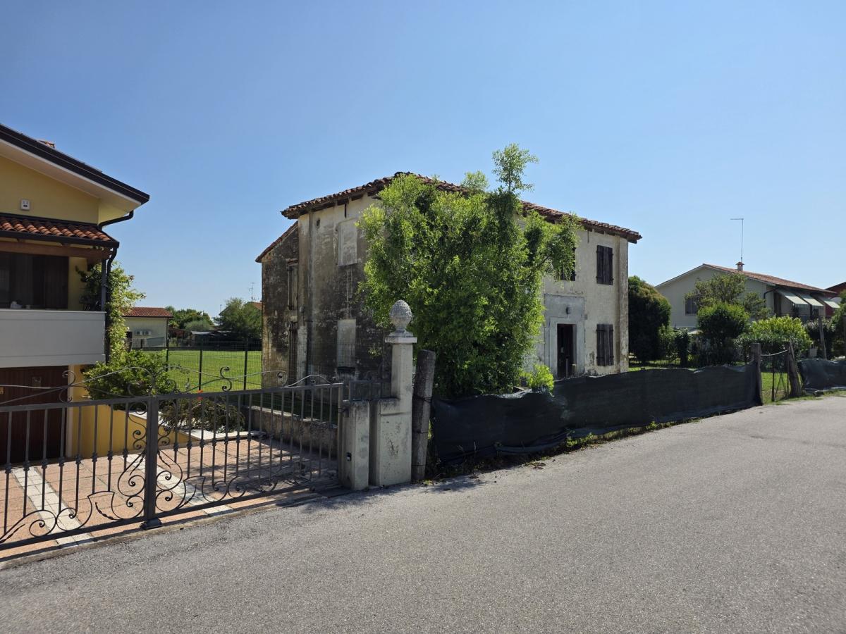 V0560 - Terreno edificabile in vendita a La Salute di Livenza - Immagine# 2
